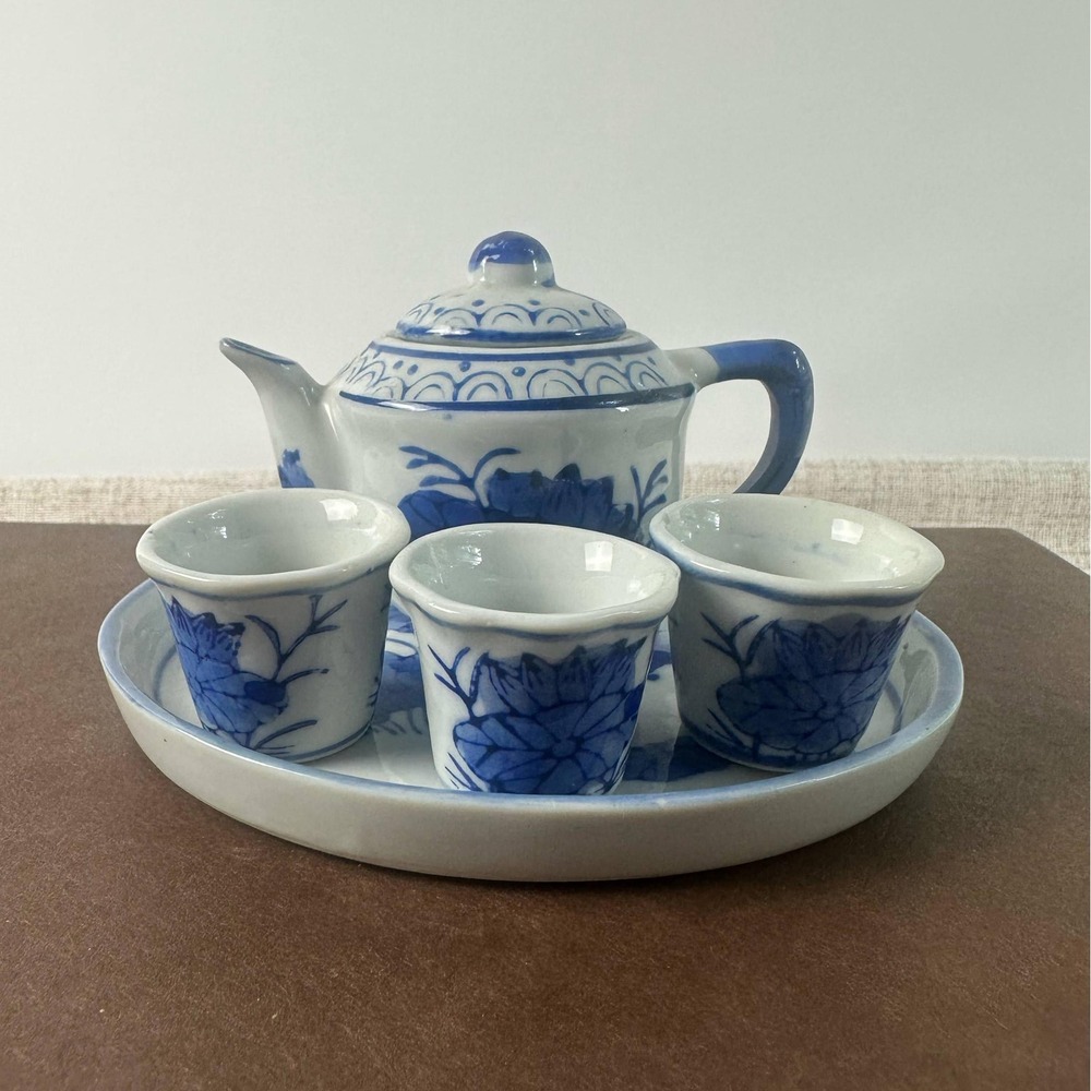 Miniature Blue & White Ceramic Tea Set 5 Pc Dollhouse Display Teapot Cups Tray